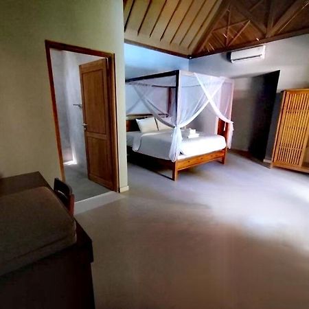 Villa Lova Sambirenteng Gretek エクステリア 写真