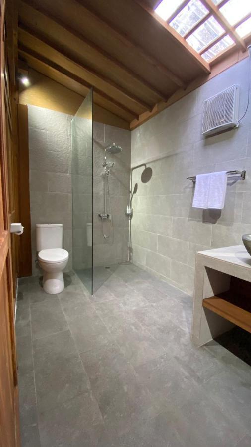 Villa Lova Sambirenteng Gretek エクステリア 写真
