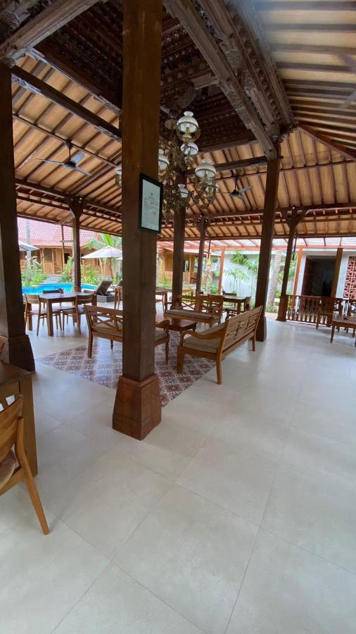 Villa Lova Sambirenteng Gretek エクステリア 写真